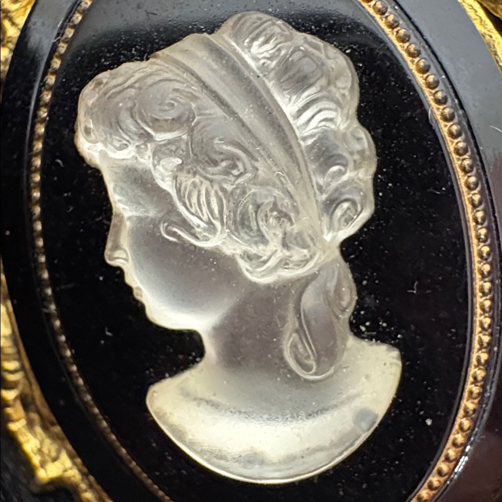 Cameo necklace - Picture 3 of 8